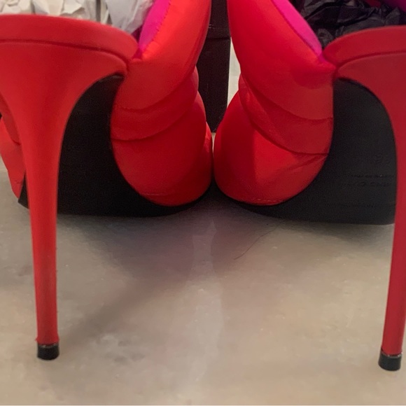 NICHOLAS KIRKWOOD
Puffer Mule in Red - Picture 8 of 11